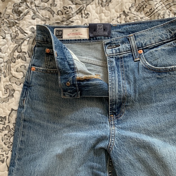 NWT Gap Sky High Rise Straight Jeans - Picture 4 of 4